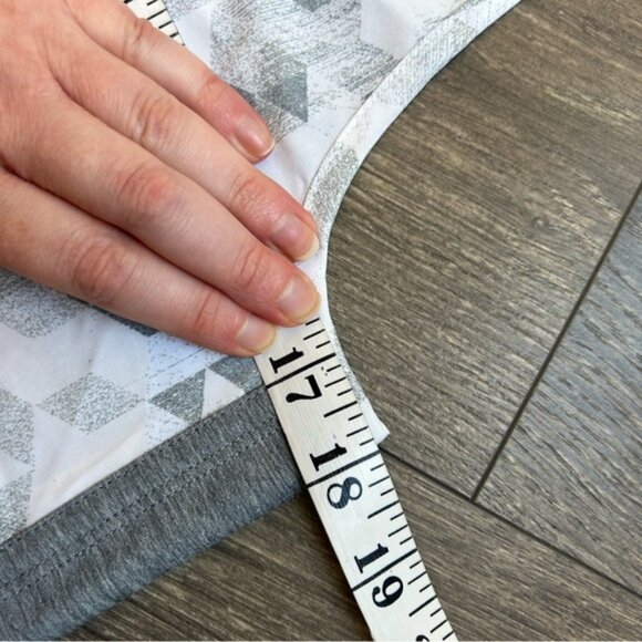 Tuff Athletics Women’s Tank Top Geometric Print Activewear Gray Size Small - Picture 15 of 16